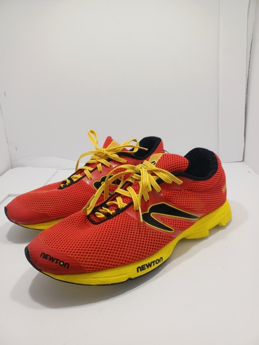 Mens Newton Distance Yellow And Red Men SZ 12